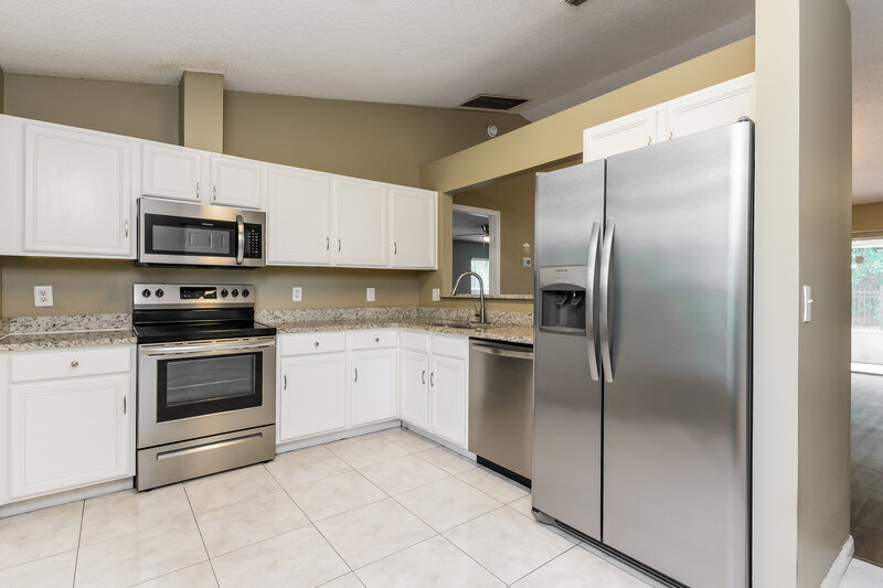1,965/Mo, 547 Brentford Ct Kissimmee, FL 34758 Kitchen View