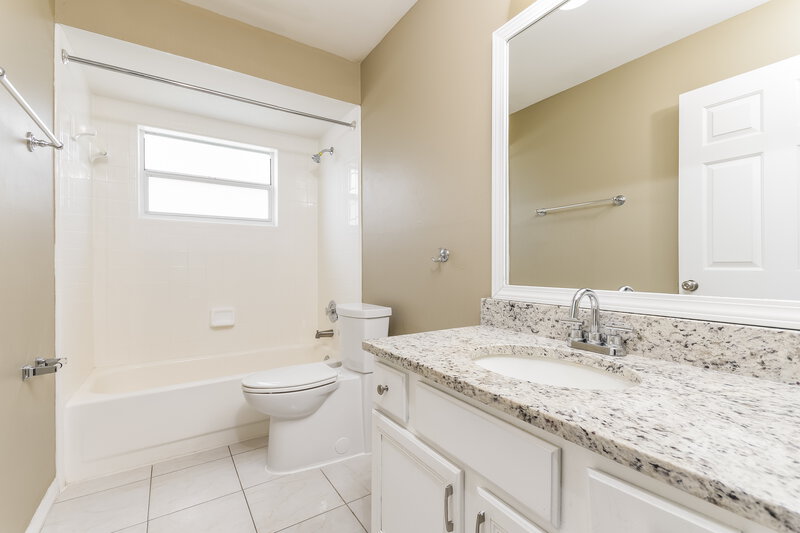1,965/Mo, 547 Brentford Ct Kissimmee, FL 34758 Bathroom View