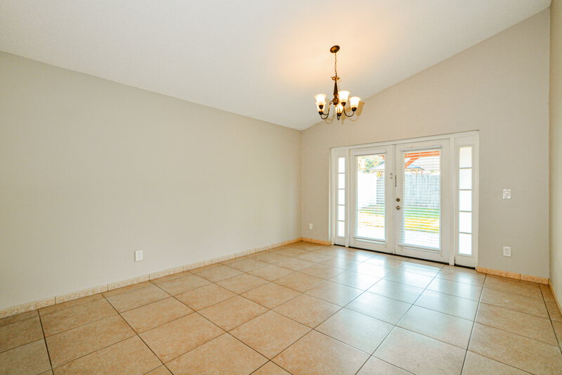 2,390/Mo, 1965 River Park Blvd Orlando, FL 32817 Family Room View 2