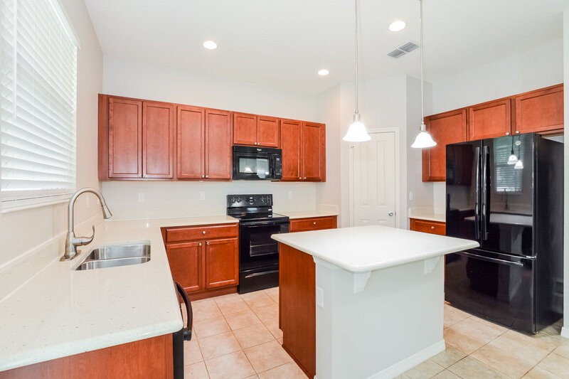 2,195/Mo, 1011 Hermosa Way Kissimmee, FL 34744 Kitchen View