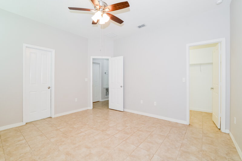 2,195/Mo, 1011 Hermosa Way Kissimmee, FL 34744 Main Bedroom View 2