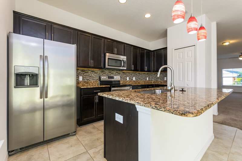 1,905/Mo, 204 Genoa Ct Kissimmee, FL 34758 Kitchen View 2