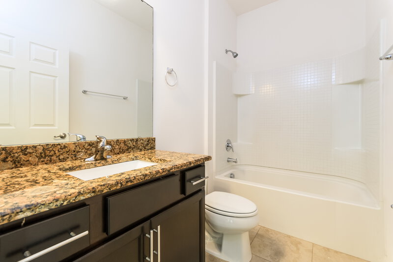 1,905/Mo, 204 Genoa Ct Kissimmee, FL 34758 Bathroom View