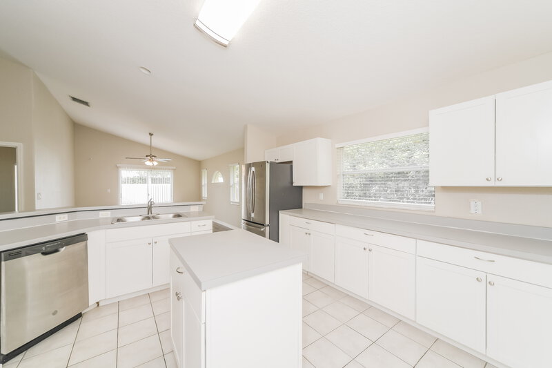 2,680/Mo, 747 Citrus Cove Dr Winter Garden, FL 34787 Kitchen View 2