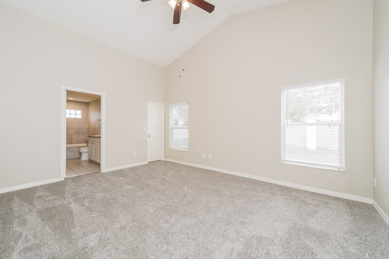 2,680/Mo, 747 Citrus Cove Dr Winter Garden, FL 34787 Main Bedroom View 2