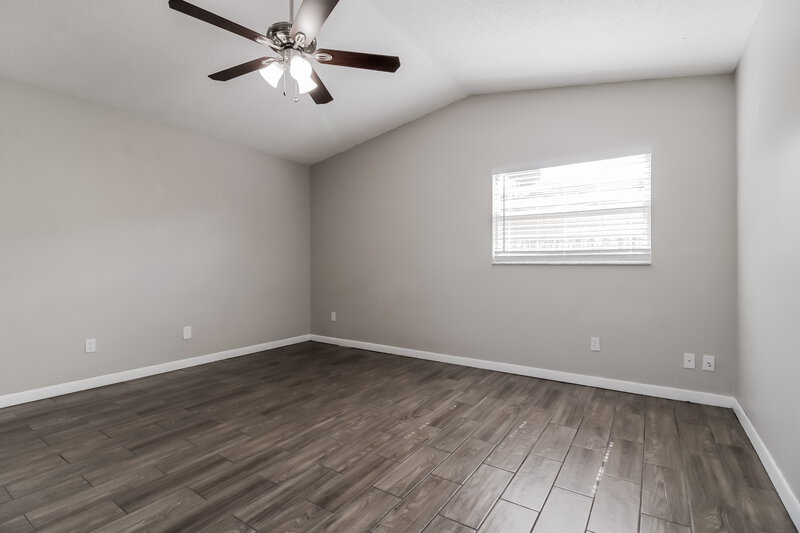 2,615/Mo, 5437 Wauchula Court Orlando, FL 32839 Main Bedroom View