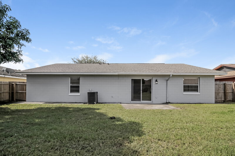2,615/Mo, 5437 Wauchula Court Orlando, FL 32839 Rear View