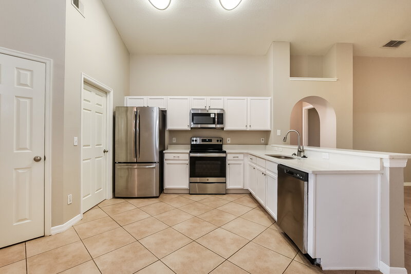 2,230/Mo, 1860 Bobtail Dr Maitland, FL 32751 Kitchen View 2