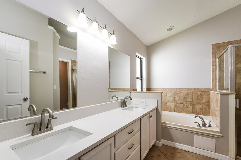 2,230/Mo, 1860 Bobtail Dr Maitland, FL 32751 Main Bathroom View