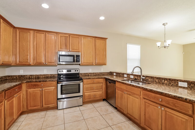 2,390/Mo, 513 Bella Rosa Cir Sanford, FL 32771 Kitchen View