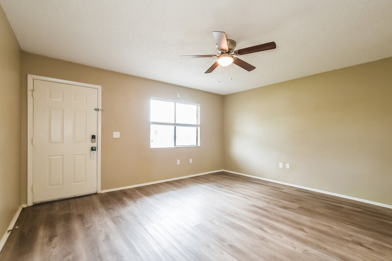 2,080/Mo, 1719 Orange View Way Saint Cloud, FL 34769 Living Room View