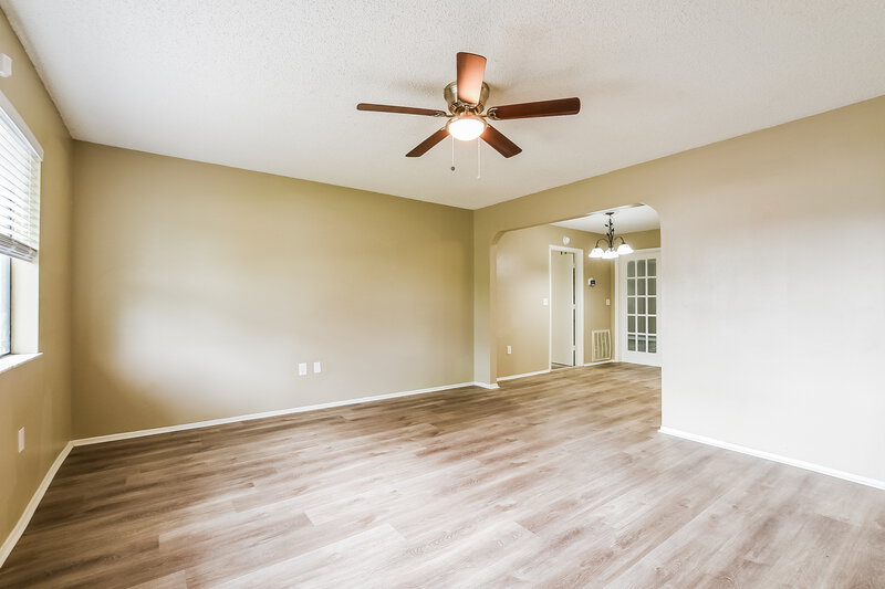 2,080/Mo, 1719 Orange View Way Saint Cloud, FL 34769 Living Room View 2