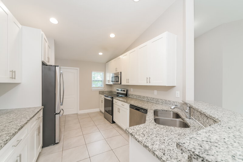 2,115/Mo, 828 Valnera Ct Kissimmee, FL 34758 Kitchen View