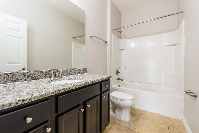 1,945/Mo, 1148 Cambourne Drive Kissimmee, FL 34758 Main Bathroom View