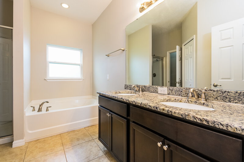 1,945/Mo, 1148 Cambourne Drive Kissimmee, FL 34758 Bathroom View