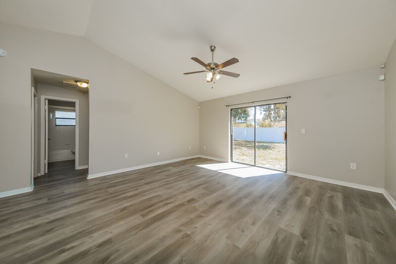1,695/Mo, 351 Montgomery Ct Kissimmee, FL 34758 Living Room View 2