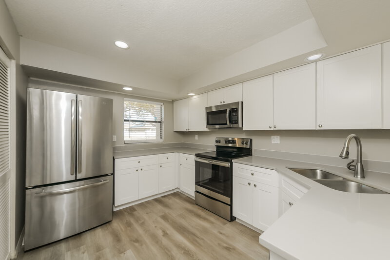 1,695/Mo, 351 Montgomery Ct Kissimmee, FL 34758 Kitchen View