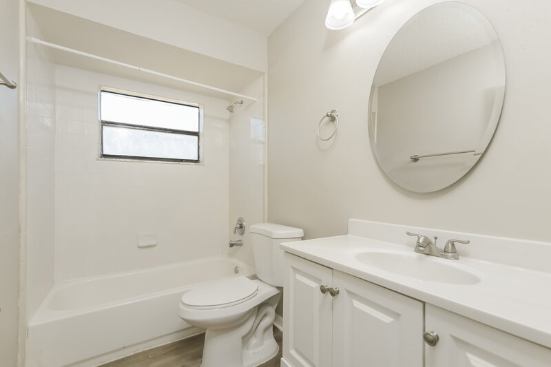 1,695/Mo, 351 Montgomery Ct Kissimmee, FL 34758 Bathroom View