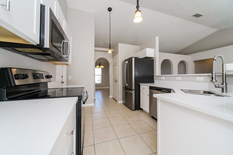 1,850/Mo, 816 Jarnac Dr Kissimmee, FL 34759 Kitchen View 2