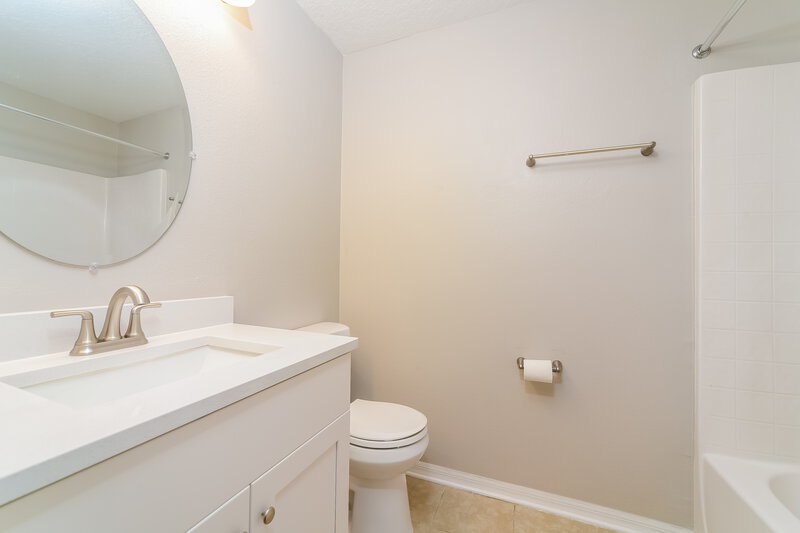 1,850/Mo, 816 Jarnac Dr Kissimmee, FL 34759 Bathroom View