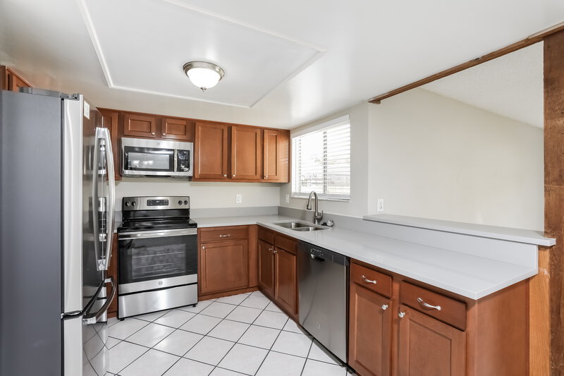 0/Mo, 1359 N Marcy Dr Longwood, FL 32750 Kitchen View 2