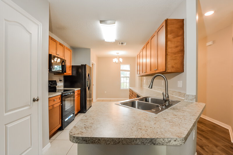 1,795/Mo, 2519 Valhalla Dr Tavares, FL 32778 Kitchen View 2