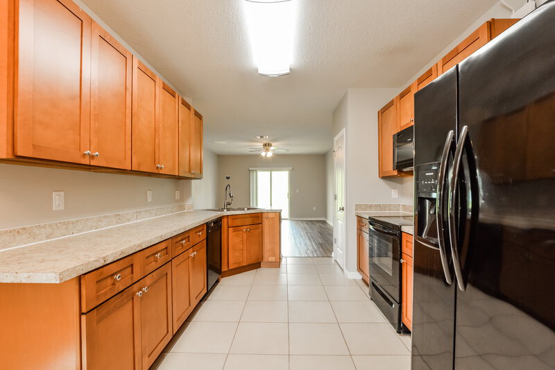 1,795/Mo, 2519 Valhalla Dr Tavares, FL 32778 Kitchen View 3