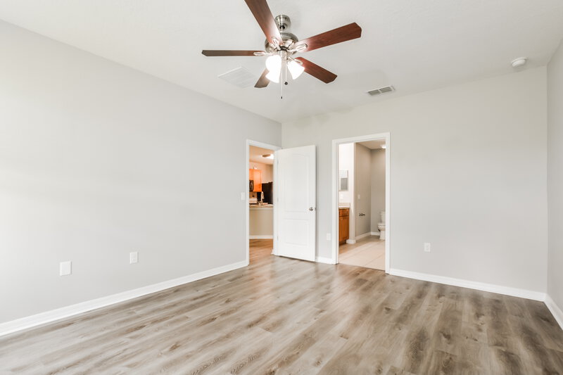 1,795/Mo, 2519 Valhalla Dr Tavares, FL 32778 Main Bedroom View 2