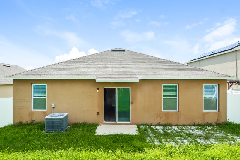 1,795/Mo, 2519 Valhalla Dr Tavares, FL 32778 Rear View