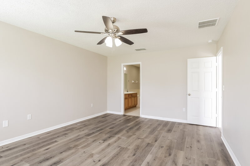 1,980/Mo, 634 Basingstoke Ct Kissimmee, FL 34758 Main Bedroom View
