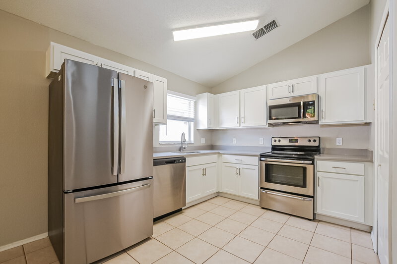 2,140/Mo, 1025 Henson Ct Oviedo, FL 32765 Kitchen View