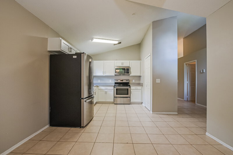 2,140/Mo, 1025 Henson Ct Oviedo, FL 32765 Kitchen View 2