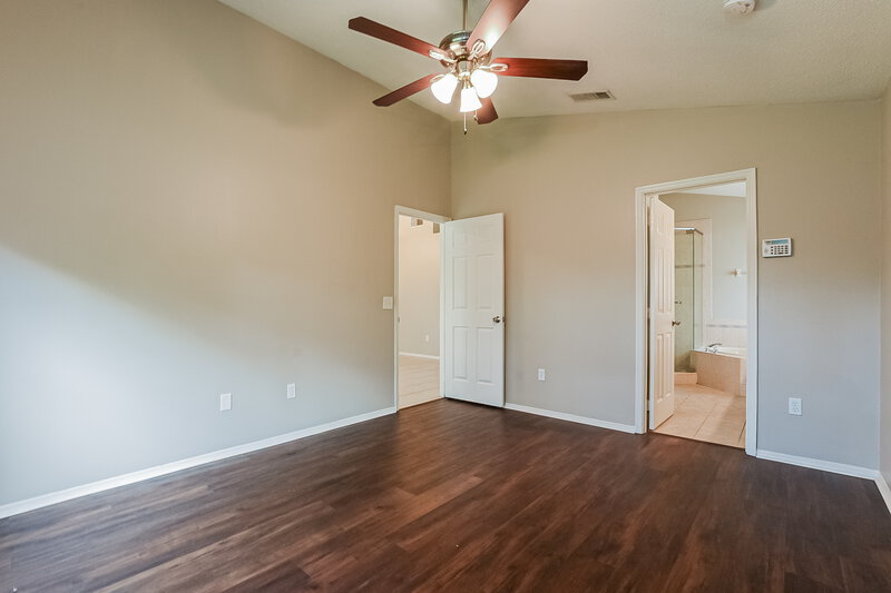 2,140/Mo, 1025 Henson Ct Oviedo, FL 32765 Main Bedroom View 2