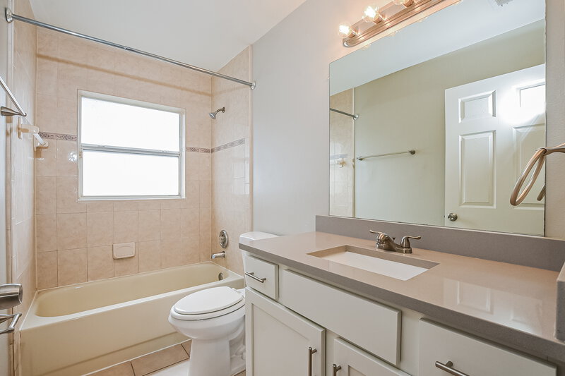 2,140/Mo, 1025 Henson Ct Oviedo, FL 32765 Bathroom View