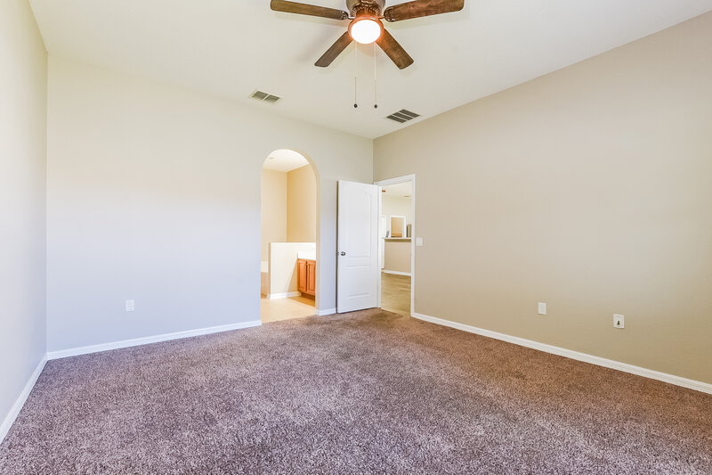 1,960/Mo, 4831 Petal Pawpaw Ln Saint Cloud, FL 34772 Main Bedroom View 2