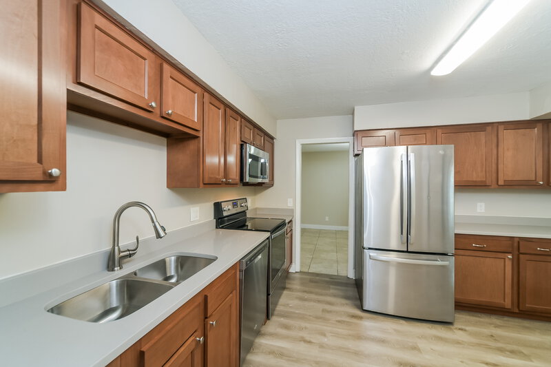 2,205/Mo, 1024 Old Magnolia Cove Apopka, FL 32712 Kitchen View