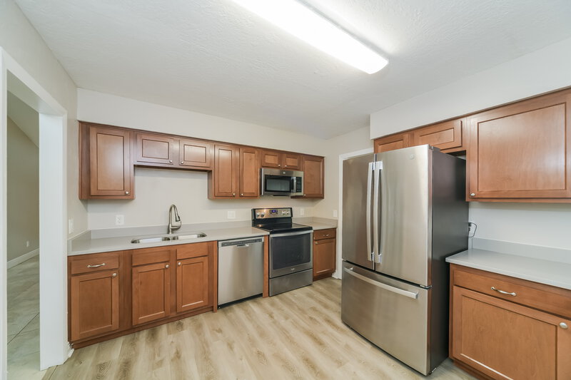 2,205/Mo, 1024 Old Magnolia Cove Apopka, FL 32712 Kitchen View 2