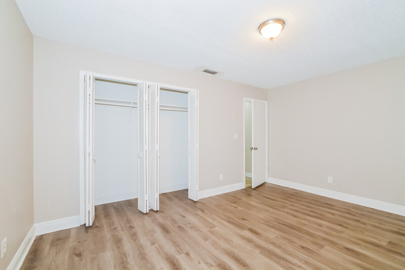 2,200/Mo, 1024 Old Magnolia Cove Apopka, FL 32712 Bedroom View 3