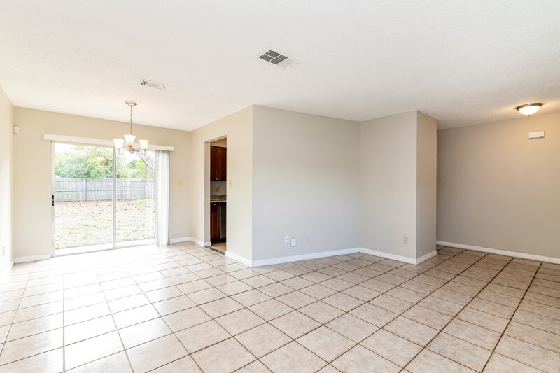 1,580/Mo, 212 Great Yarmouth Court Kissimmee, FL 34758 Living Room View