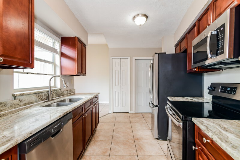 1,580/Mo, 212 Great Yarmouth Court Kissimmee, FL 34758 Kitchen View