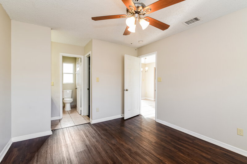 1,580/Mo, 212 Great Yarmouth Court Kissimmee, FL 34758 Main Bedroom View