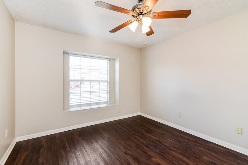 1,580/Mo, 212 Great Yarmouth Court Kissimmee, FL 34758 Main Bedroom View 2