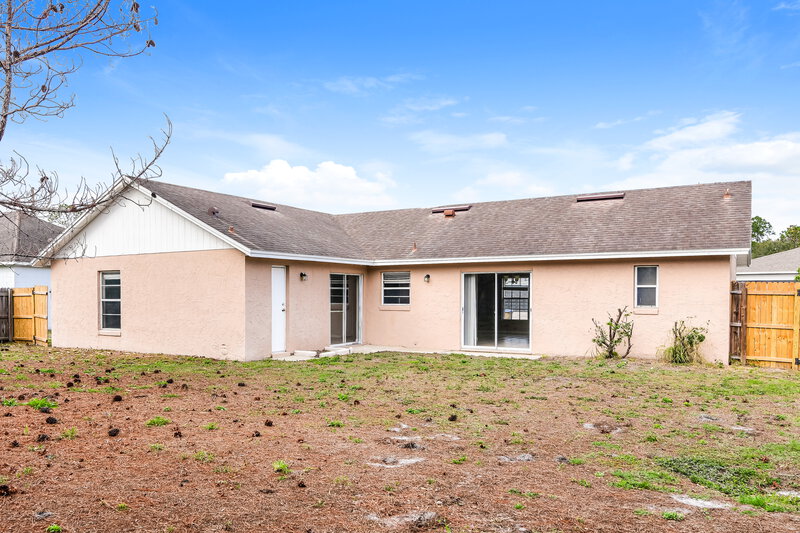 1,580/Mo, 212 Great Yarmouth Court Kissimmee, FL 34758 Rear View