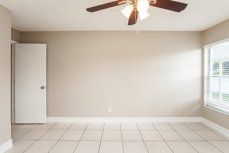 2,275/Mo, 2622 Dixie Ln Kissimmee, FL 34744 Main Bedroom View 2
