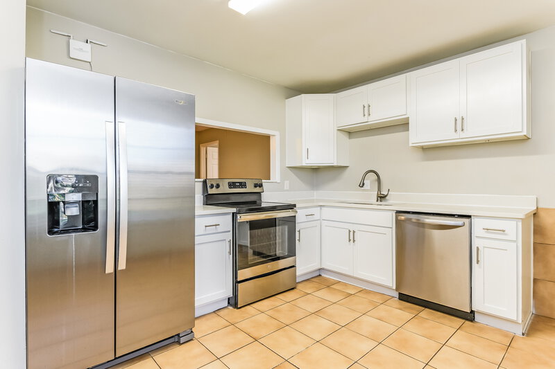 1,520/Mo, 645 Mckinley Court Kissimmee, FL 34758 Kitchen View