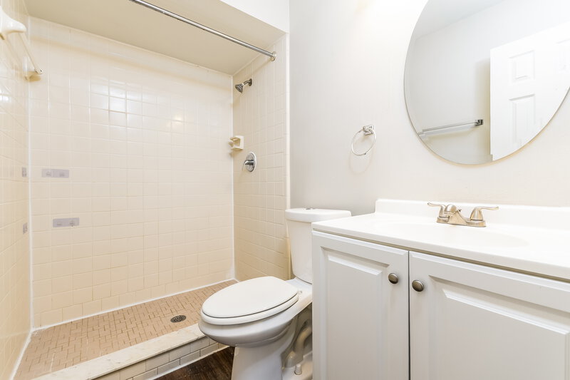 1,520/Mo, 645 Mckinley Court Kissimmee, FL 34758 Main Bathroom View