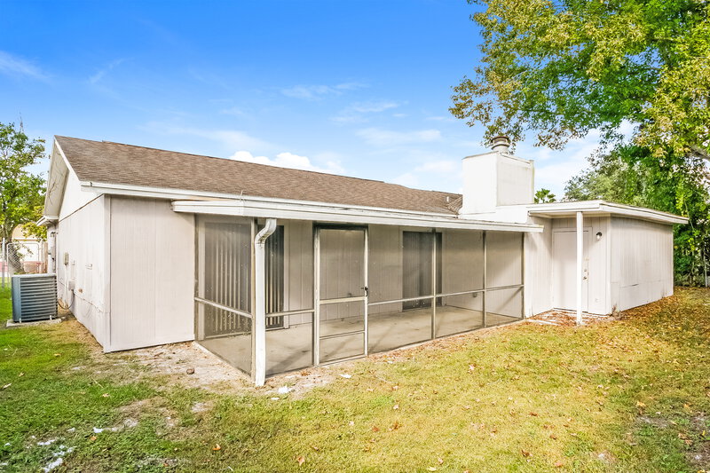 1,520/Mo, 645 Mckinley Court Kissimmee, FL 34758 Rear View