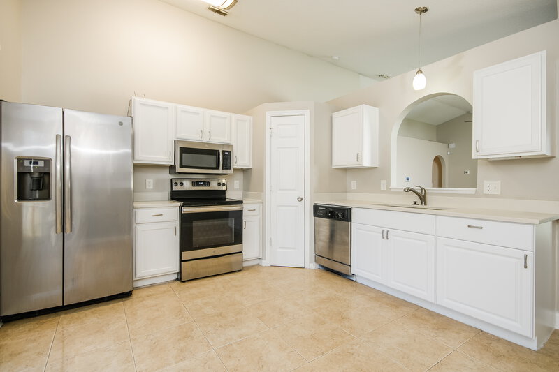 2,075/Mo, 7661 Harbor Bend Cir Orlando, FL 32822 Kitchen View
