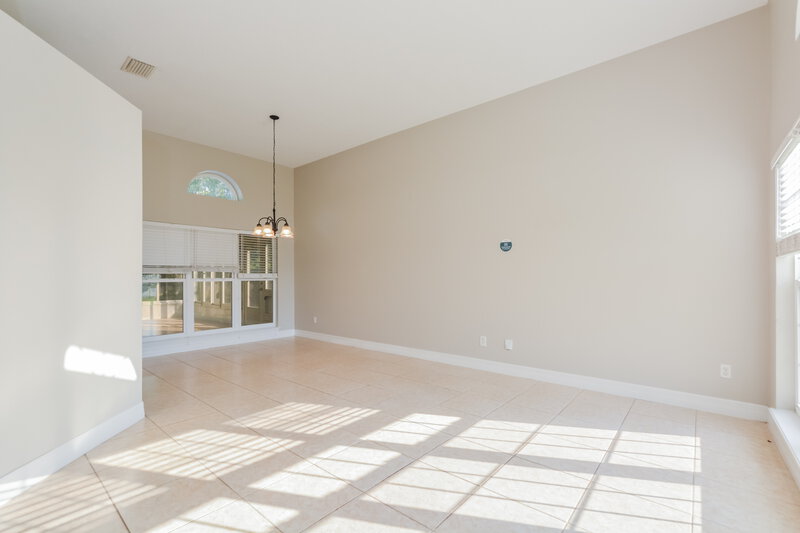 2,340/Mo, 811 Longleaf Pine Ct Orlando, FL 32825 Living Room View 2