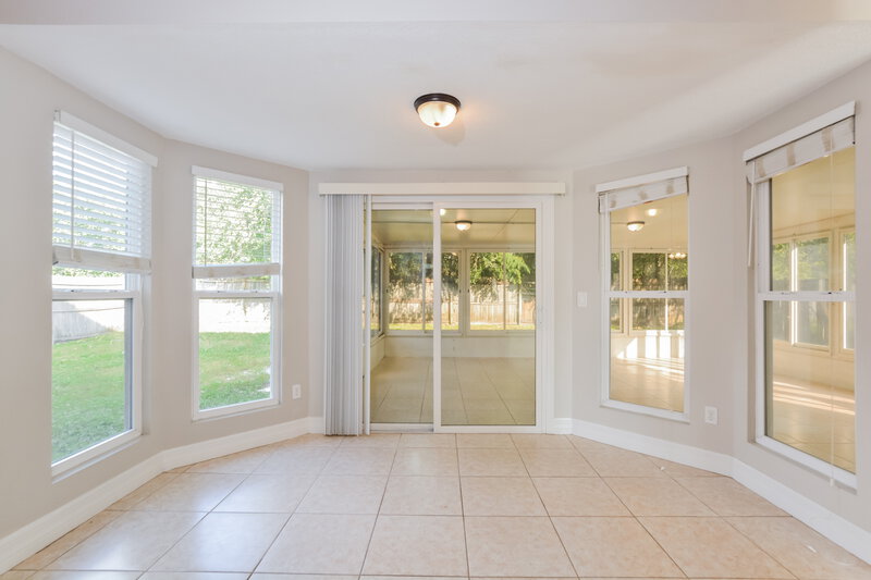 2,340/Mo, 811 Longleaf Pine Ct Orlando, FL 32825 Breakfast Nook View